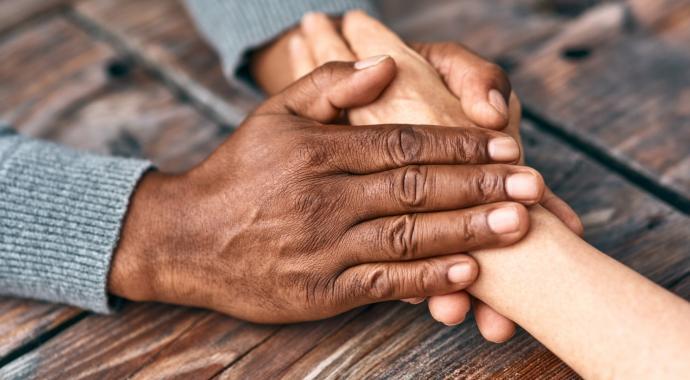 Supporting Someone Through Grief: 5 Ways to Help a Loved One in Mourning